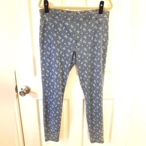Utopia by Hue Jeans